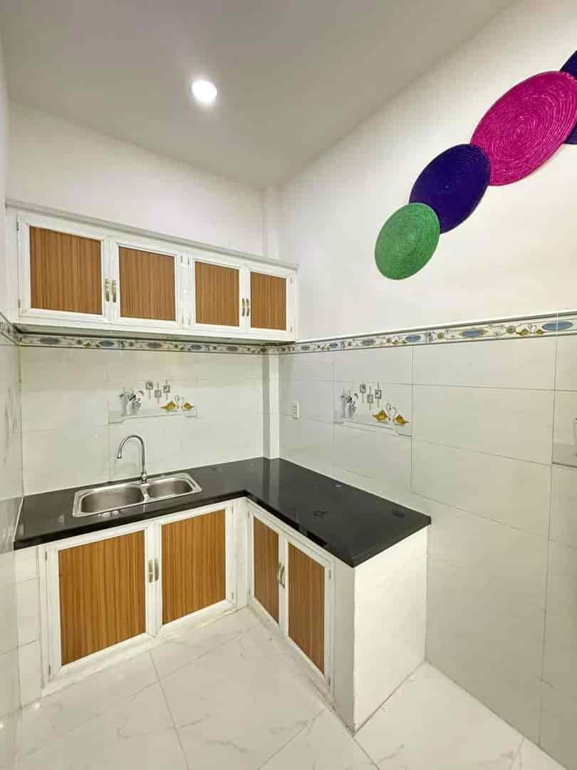 2 tầng xinh xắn, kế bên công viên làng hoa, 22m2, ko lộ giới, nhỉnh 2tỷ, tl