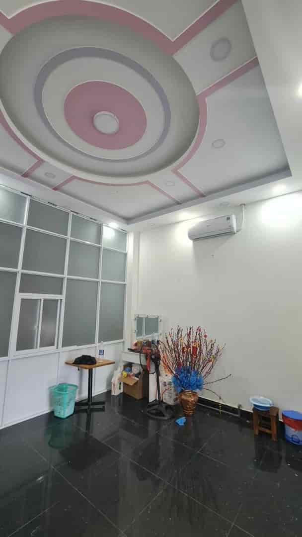 Bán nhà Linh Trung, Thủ Đức, 90m2, nhà 4 tầng, đang cho thuê 40tr/1th