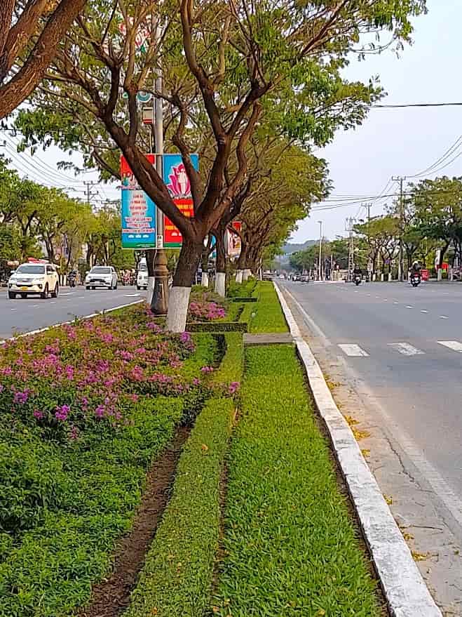 Nhà ngộp bank mặt tiền đường Lê Văn Hiến Đà Nẵng, 4 tầng, dt đất 126.3m2 nhỉnh 8 tỷ