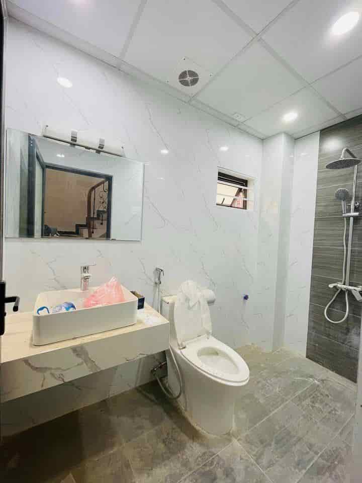 Bán nhà ở ngay Tân Bình, Phạm Văn Hai 46m2, hẻm ô tô, 6 tỷ nhỉnh