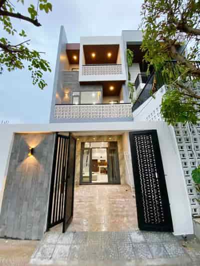 Bán nhà 3 tầng 3 mê đường Thanh Lương, Hòa Xuân, quận Cẩm Lệ, TP Đà Nẵng