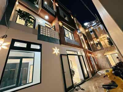 Chào bán căn nhà 3 tầng, 3 mê vị trí cực đẹp đường Nguyễn Phước Nguyên