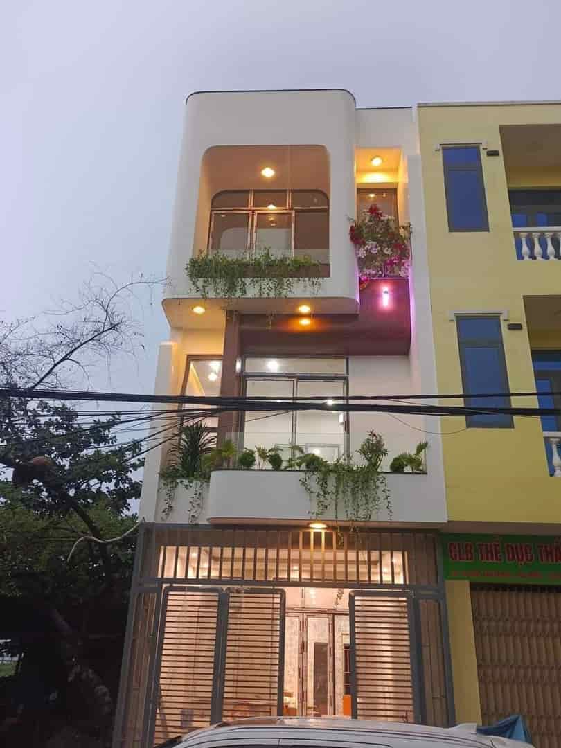 Bán nhà 3 tầng đường Giáp Văn Cương, Hoà Minh