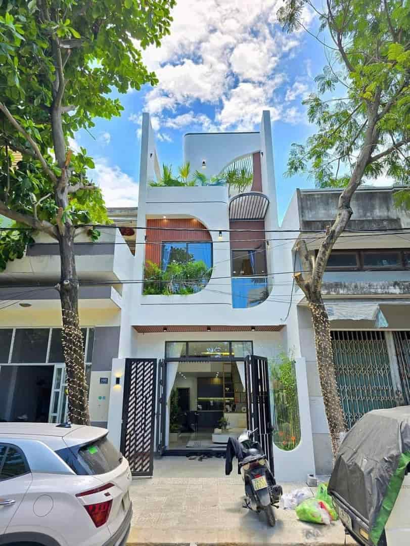 Nhà 3 tầng đường 5m5 thông biển sát dãy shophouse Nguyễn Sinh Sắc