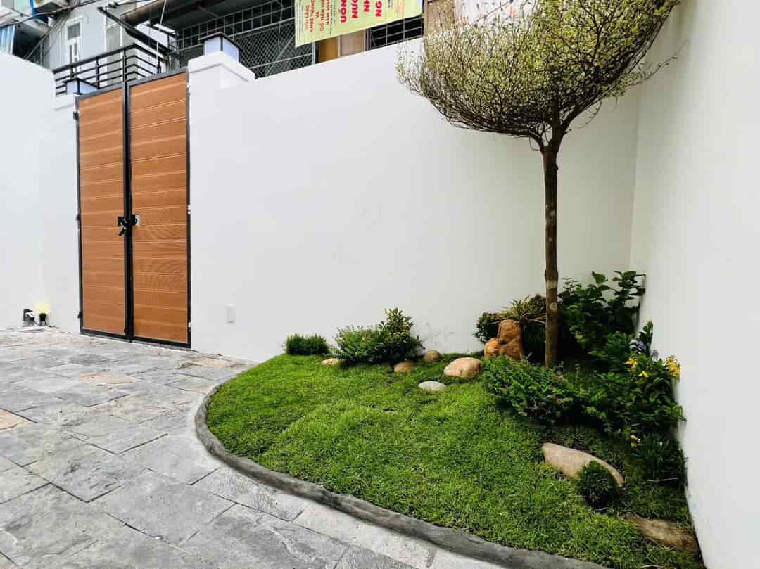 Bán nhà sau ưng MT Lê Hồng Phong, DT 162m2