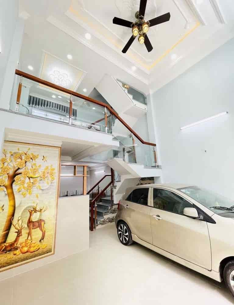 50m2, Nguyễn Thái Sơn, ngang đẹp 5m, 5 tầng, ô tô vào nhà, kinh doanh sầm uất, nhà mới vào ở ngay, chỉ hơn 6 tỷ 8