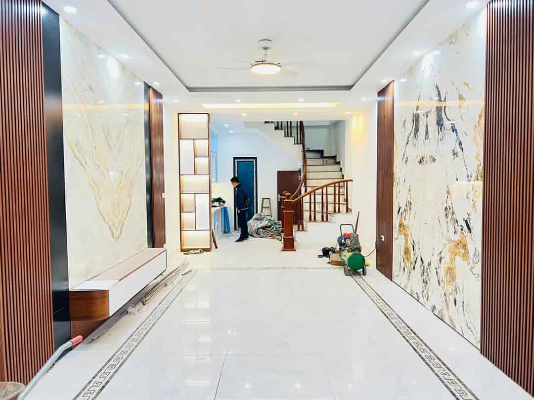 Bán nhà đẹp Vũ Xuân Thiều, Sài Đồng, ô tô đỗ cửa 49m2, 5 tầng chỉ 5 tỷ