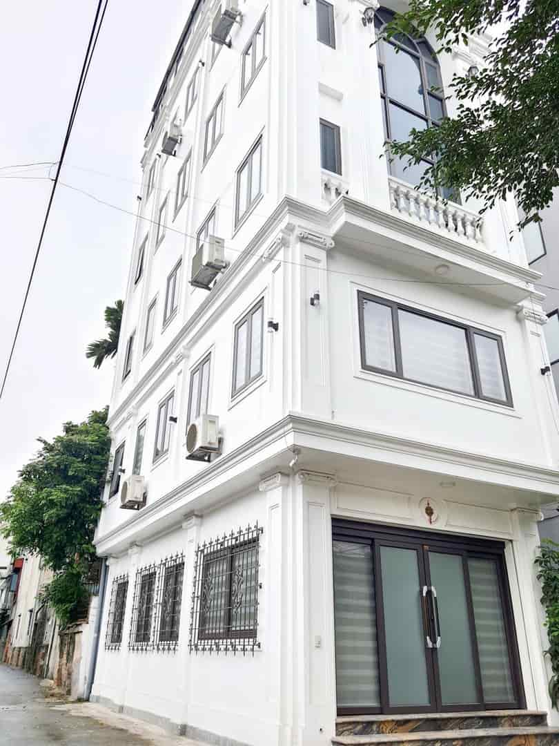 Biệt thự lô góc Nguyễn Văn Linh, dtsd 330m, chỉ 10 tỷ, nhà Long Biên