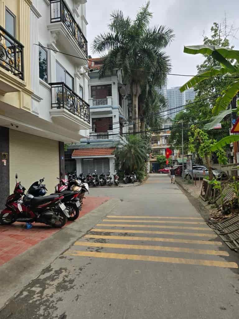 Nhà đẹp 50m2, 8T, ngõ 18 Nguyễn Cơ Thạch, ô tô vào nhà, 16 tỷ bao phí