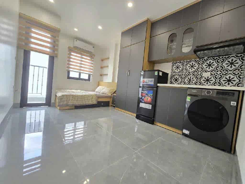 Tòa apartment 50m2, 10P tại Dương Đình Nghệ, ô tô vào nhà, DT 1 tỷ/năm, 15 tỷ bao phí