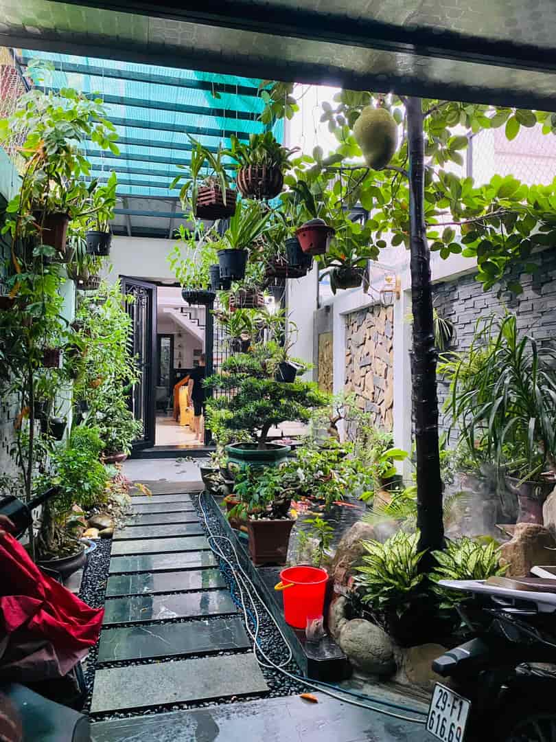 Bán nhà vườn đẹp ở sướng, phố Trịnh Công Sơn, Quận Tây Hồ.