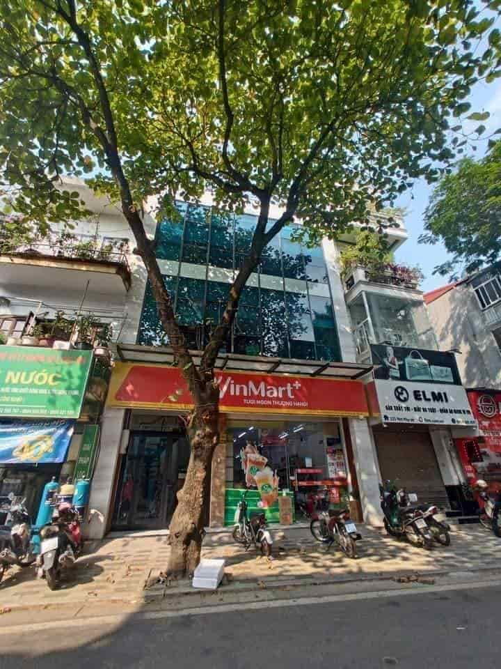 Bán nhà mặt phố Yên Phụ, Tây Hồ, mặt tiền lý tưởng 8.2m