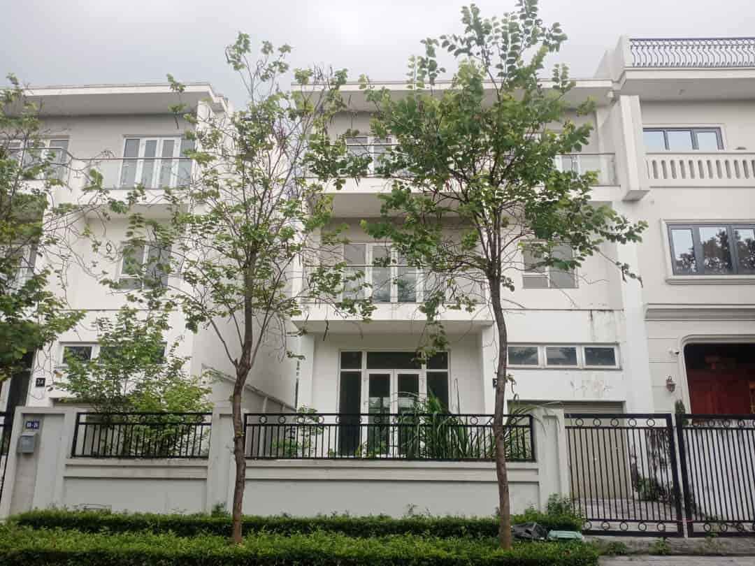 Biệt thự mặt hồ Ciputra, view trọn công viên 31ha, dt 432m2, 151.3 tỷ