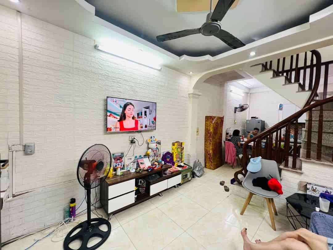 35m2 Kim Giang, nhỉnh 3 tỷ, 4 tầng, ngõ siêu rộng