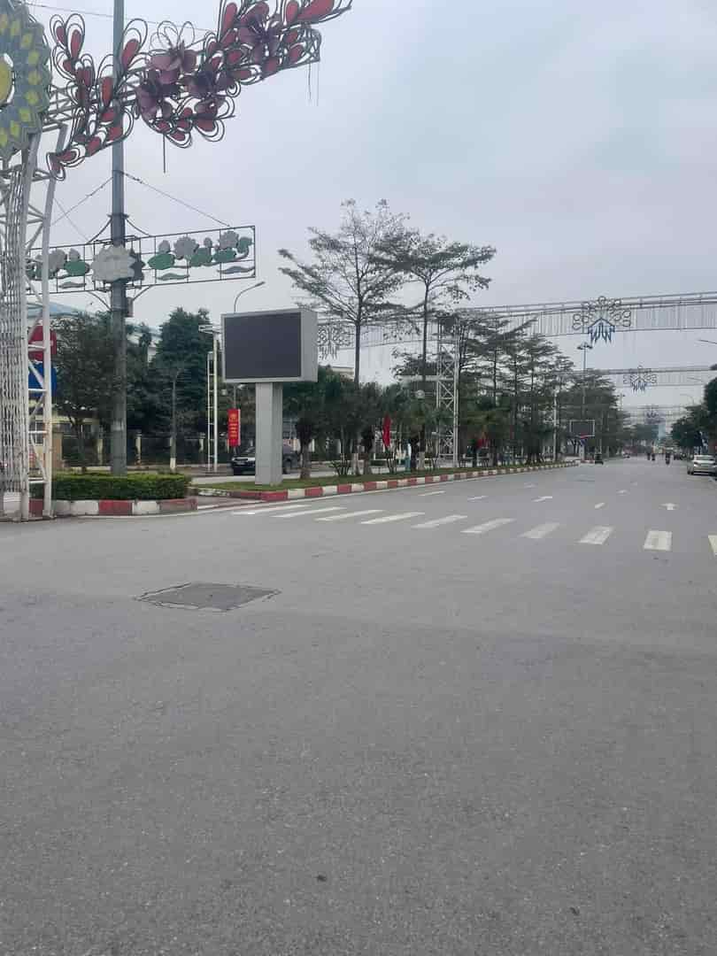 Bán nhà mặt phố Nguyễn Bặc đường đôi hai chiều lưu thông khu vực kinh doanh bất chấp dt 54m, mt 4.1m, 4T