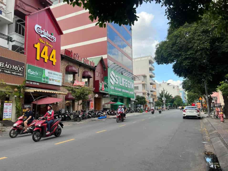 Bán nhà mặt tiền Nguyễn Trọng Tuyển, Tân Bình, nhà 5 tầng, vị trí đẹp giá chỉ 16 tỷ