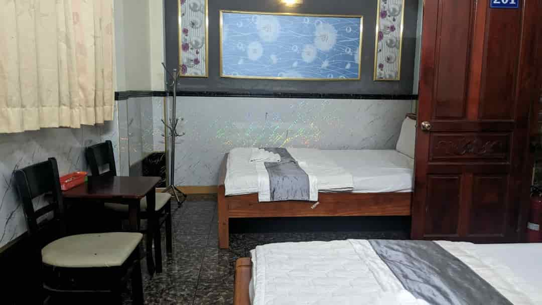 Cho thuê khách sạn 5 tầng, 13 phòng, Phan Văn Trị Bình Thạnh TPHCM