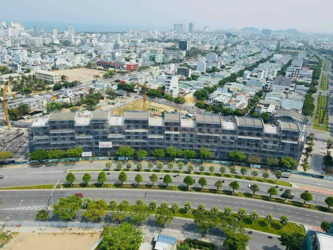 Mở bán Townhouse Đà Nẵng 6,  7 tầng ngay cầu Trần Thị Lý, CK 16%, sở hữu lâu dài, NH hỗ trợ 70%