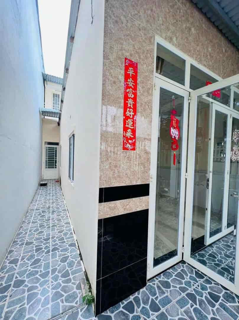 Nhà chỉ 5,5 triệu / tháng, cho thuê nhà 2 phòng ngủ, ngay trung tâm tp, hẻm Hoàng Văn Thụ