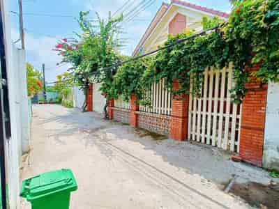 Nhà chỉ 4,5 triệu / tháng, cho thuê nhà, hẻm 11 Nguyễn Văn Linh gần bv đa khoa tw, q Ninh Kiều