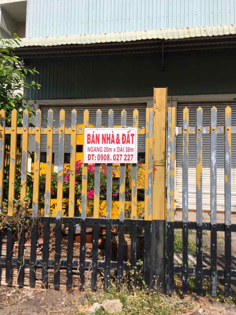 Chính chủ cần bán nhanh đất trên đất có nhà kho tại đường Nguyễn Tất Thành, phường 8, Cà Mau