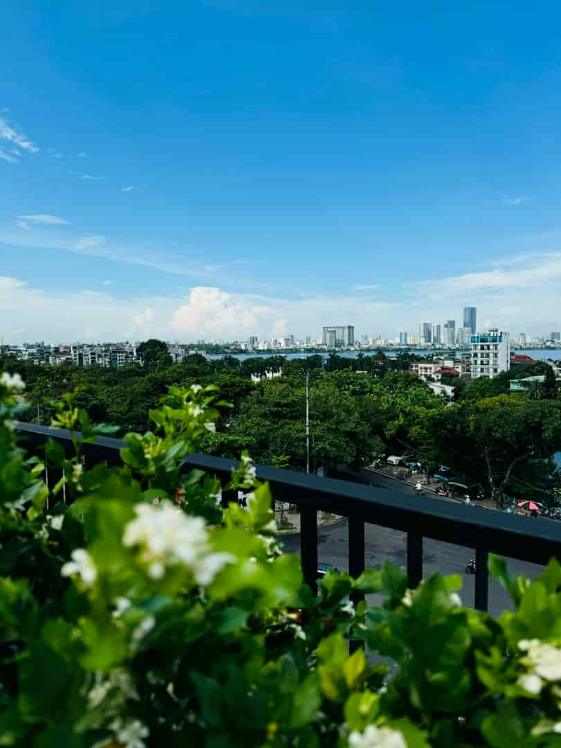 Bán Luxury Apartment mặt phố Tây Hồ, 130m, 7 tầng, giá 80 tỷ