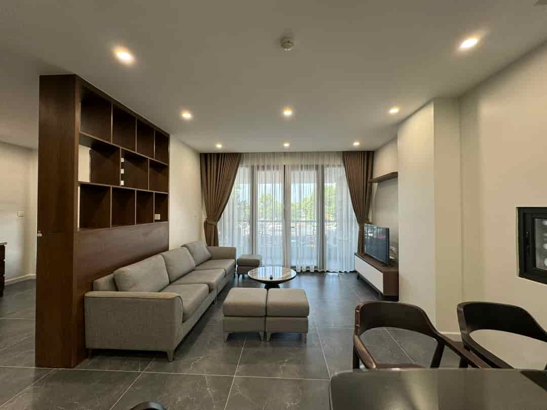 Bán Luxury Apartment mặt phố Tây Hồ, 130m, 7 tầng, giá 80 tỷ