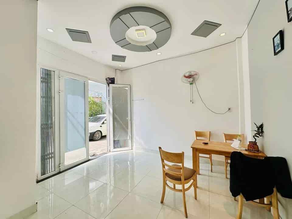 Kinh doanh lỗ bán nhà Phổ Quang, Tân Bình, 65m2, 1 tỷ560, gần sân bay, bệnh viện, SHR