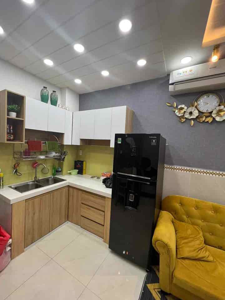 Bán nhà Hồng Bàng q5 60m2, 1 tỷ 570 đã có sổ hồng