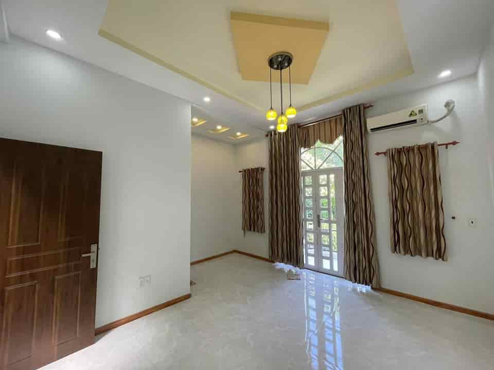 Bán căn hộ 155 Nguyễn Chí Thanh, Quận 5, 60m2, giá 1 tỷ 430 triệu