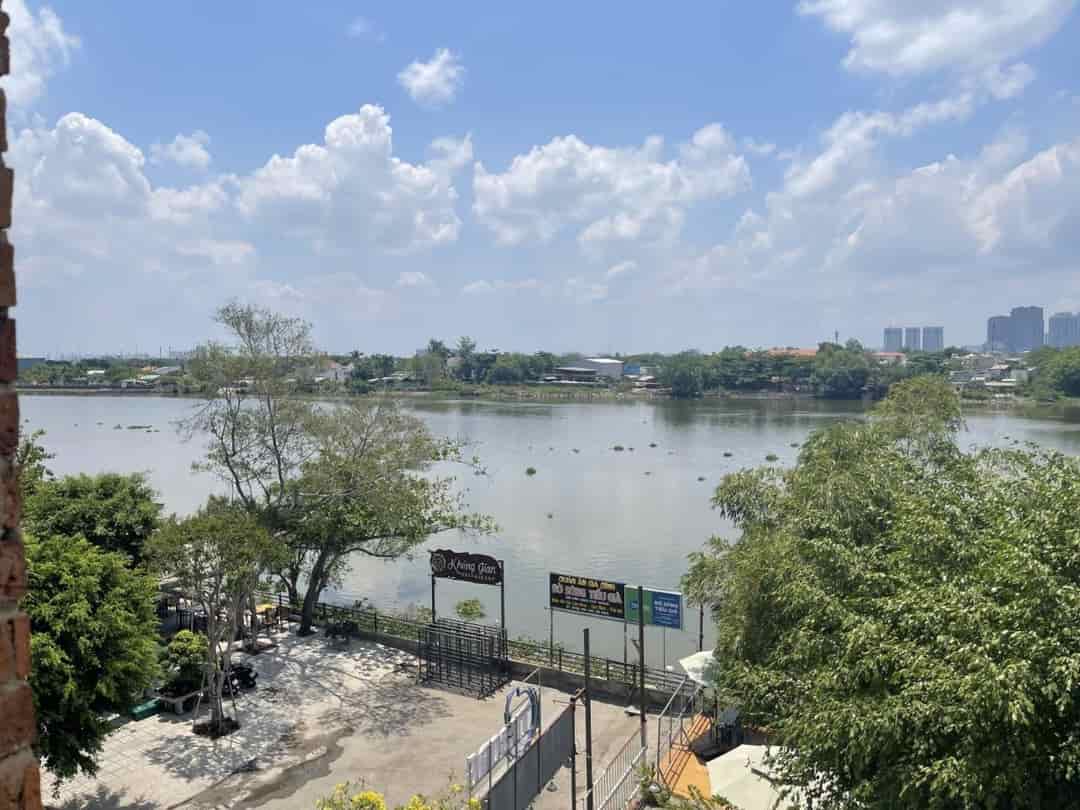 Biệt thự 2 mặt tiền, view sông Sài Gòn, Hiệp Bình Chánh, Thủ Đức, DT 700m2, 4 tầng.