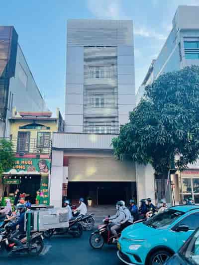 Chính chủ cho thuê căn góc 2mặt tiền 8m Cộng Hoà, Tân Bình, có thang máy