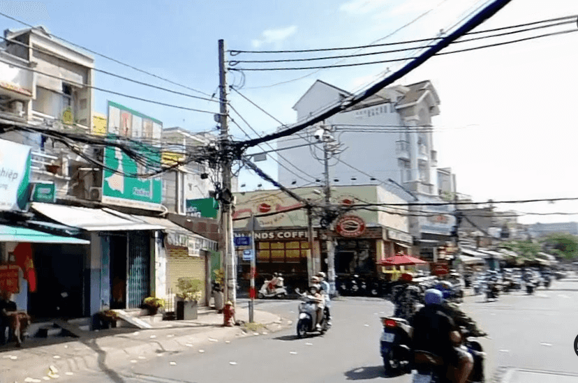 Cho thuê nguyên căn mặt tiền 8m đường Thạch Lam, Tân Phú, ngay ngã 5