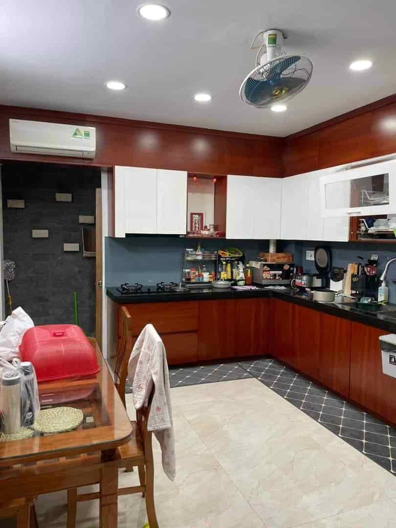 Nhà Phan Đăng Lưu, 60m2, trệt, 2 lầu st giá 9 tỷ thương lượng