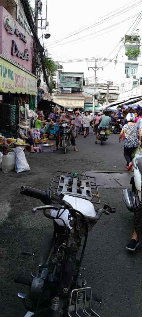 Bán nhà MT Phạm Phú Thứ, P.4, Quận 6, DT 66m2, 1 tầng, 8 x 9m, giá 6.6 tỷ TL.