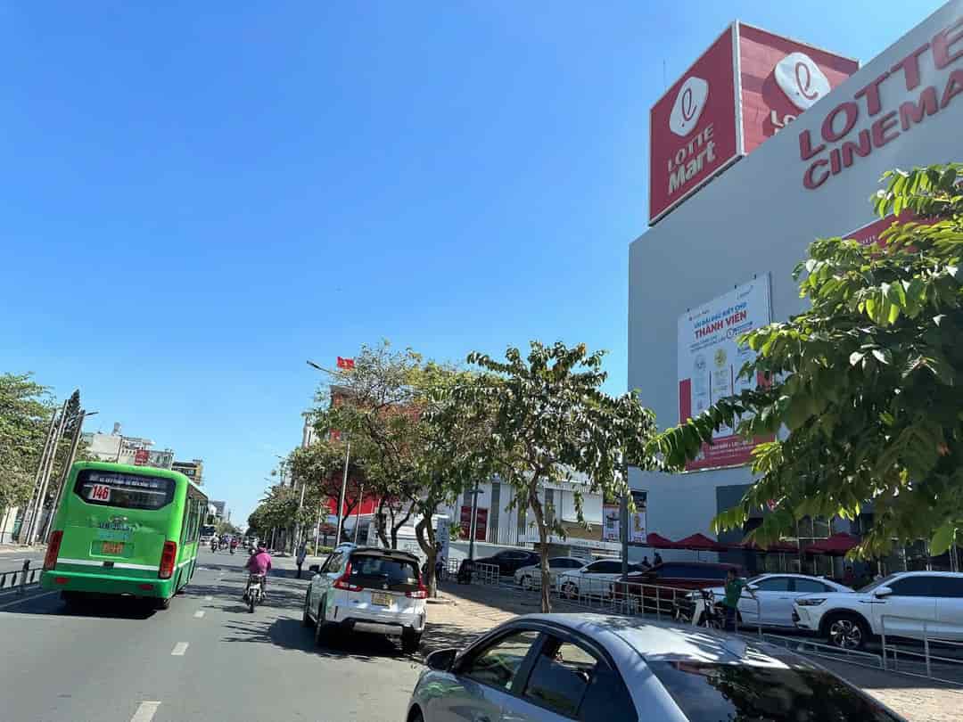 Lê Đức Thọ 72m2 5 tầng cạnh Lotte Mart chỉ 7,5 tỷ