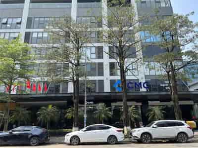 Bán shophouse mặt phố Duy Tân, đang cho HDbank thuê 281 triệu/tháng