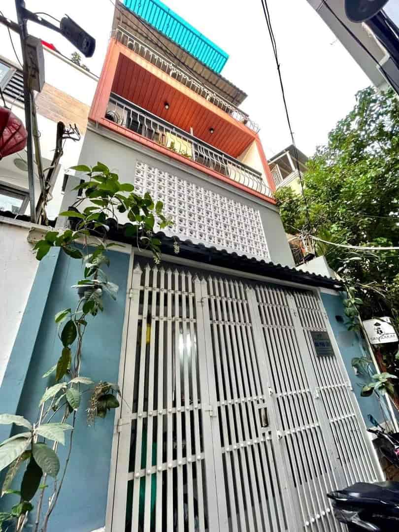 Bán nhà mặt tiền đường Nguyễn Kiệm, phường 3, Phú Nhuận, nhà có 2 mặt tiền trước, sau