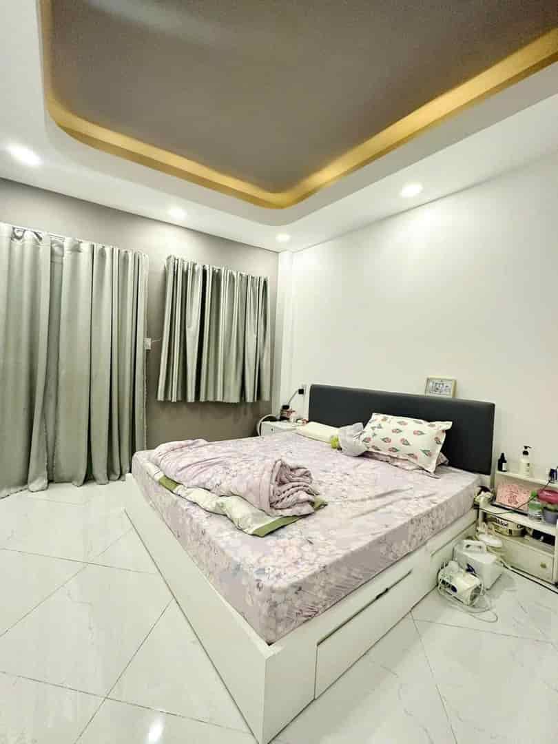 Xe hơi vào nhà, bán nhà đẹp 4 tầng Trần Hưng Đạo, 57m2, ngang 5.5m, 12.6 tỷ TL