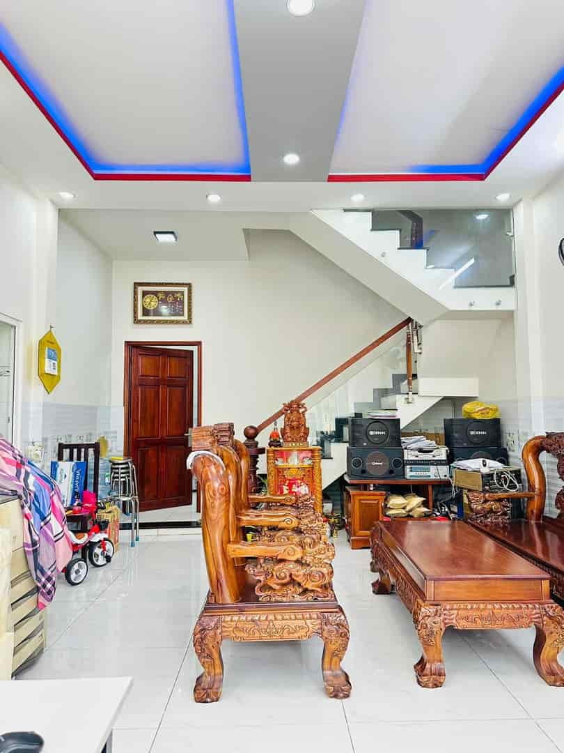 Vào ở ngay, bán nhà 4 tầng siêu đẹp CMT8, 50m2, 4.2x12m, 8.3 tỷ TL