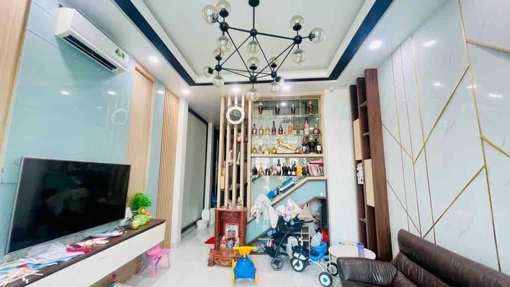 Bán nhà 4 tầng cực đẹp HXH Lê Văn Sỹ, 50m2, 8.7 tỷ TL