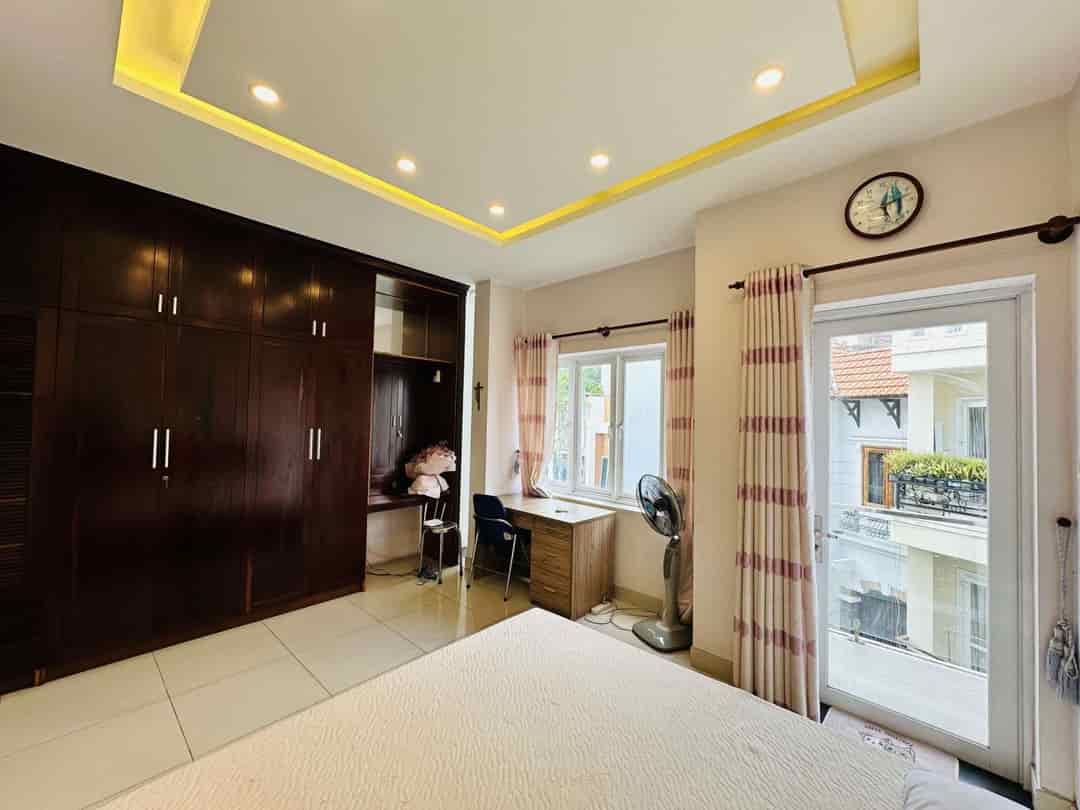 Xe hơi vào nhà, Bán nhà đẹp 4 tầng Trần Quang Diệu, 69m2, 12.5 tỷ tl