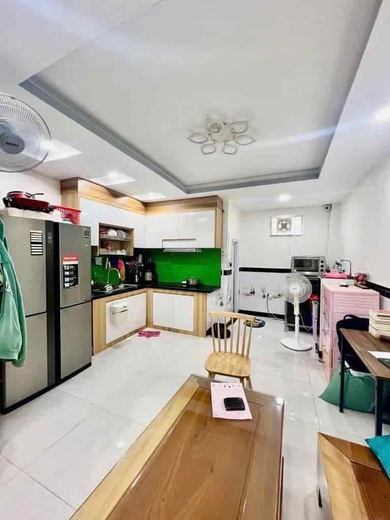 Ở NGAY! Bán Nhà Đẹp 2 Tầng HXH Thông Trường Sa, 48m2, 6.5 Tỷ