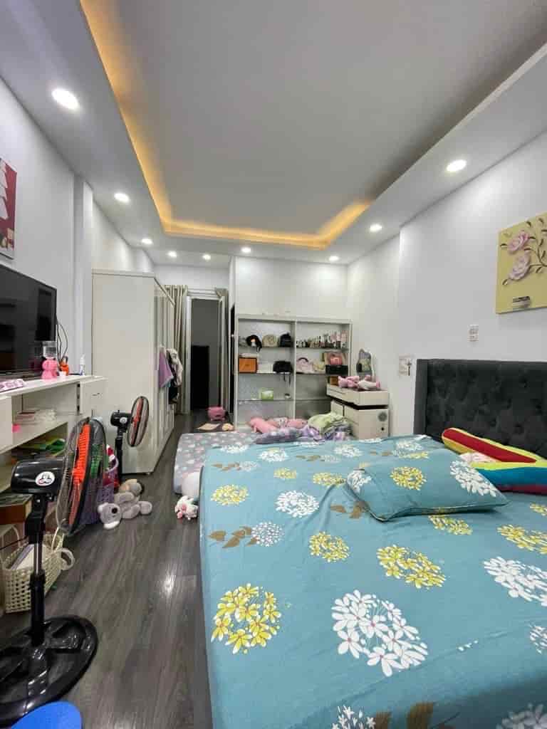 Ở NGAY! Bán Nhà 5 Tầng Cực Đẹp Nguyễn Tri Phương, 52m2, 8.2 Tỷ