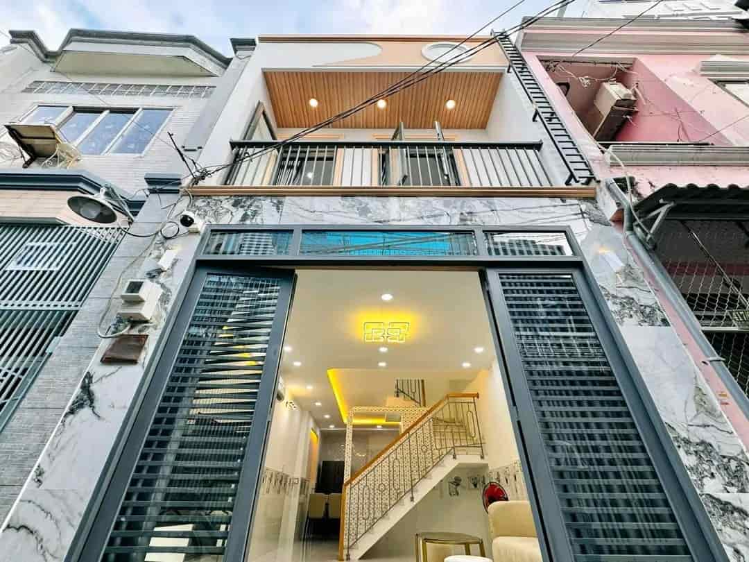 Thanh lí nhà SHR 33m2, giá 1tỷ950, đường Thái Phiên P8, Q11.