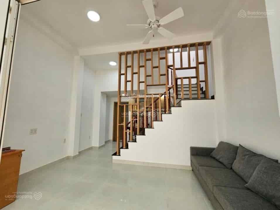 Bán nhà đẹp 50m2, ngang 5m, 2 tầng 3PN, Linh Trung, Thủ Đức, ô tô đỗ cửa, chỉ 4 tỷ 3