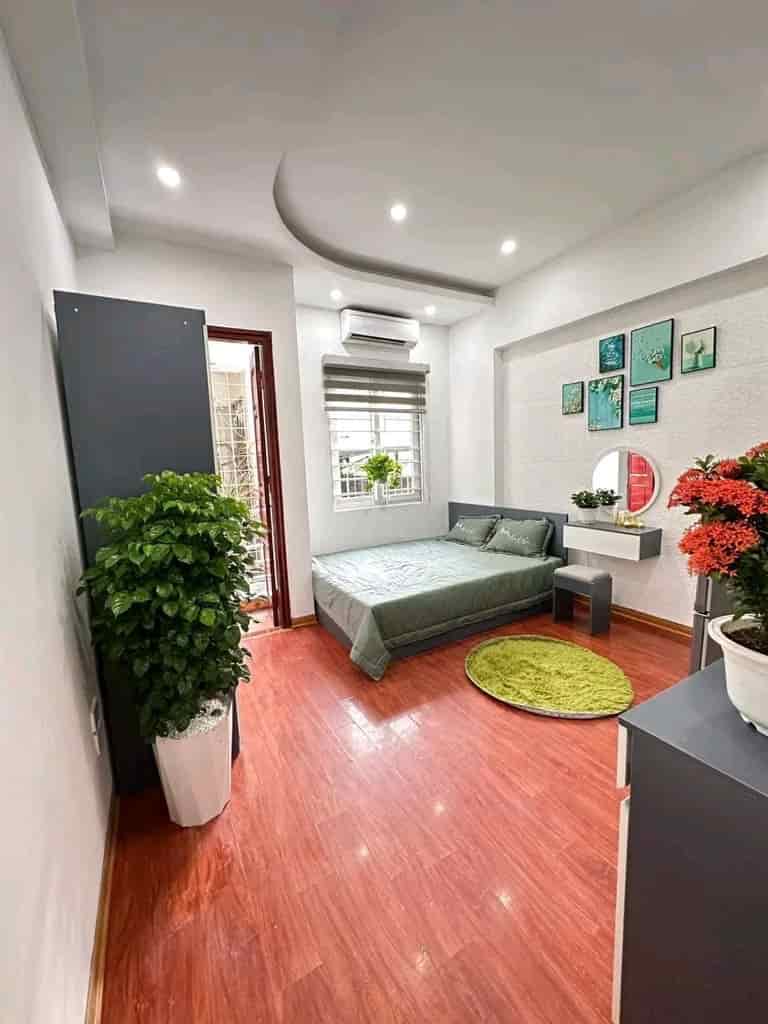 Gà đẻ trứng vàng, dòng tiền 47tr/tháng, đối diện Royal City, DT 42m2, 5 tầng, 9PN, giá 8.x tỷ