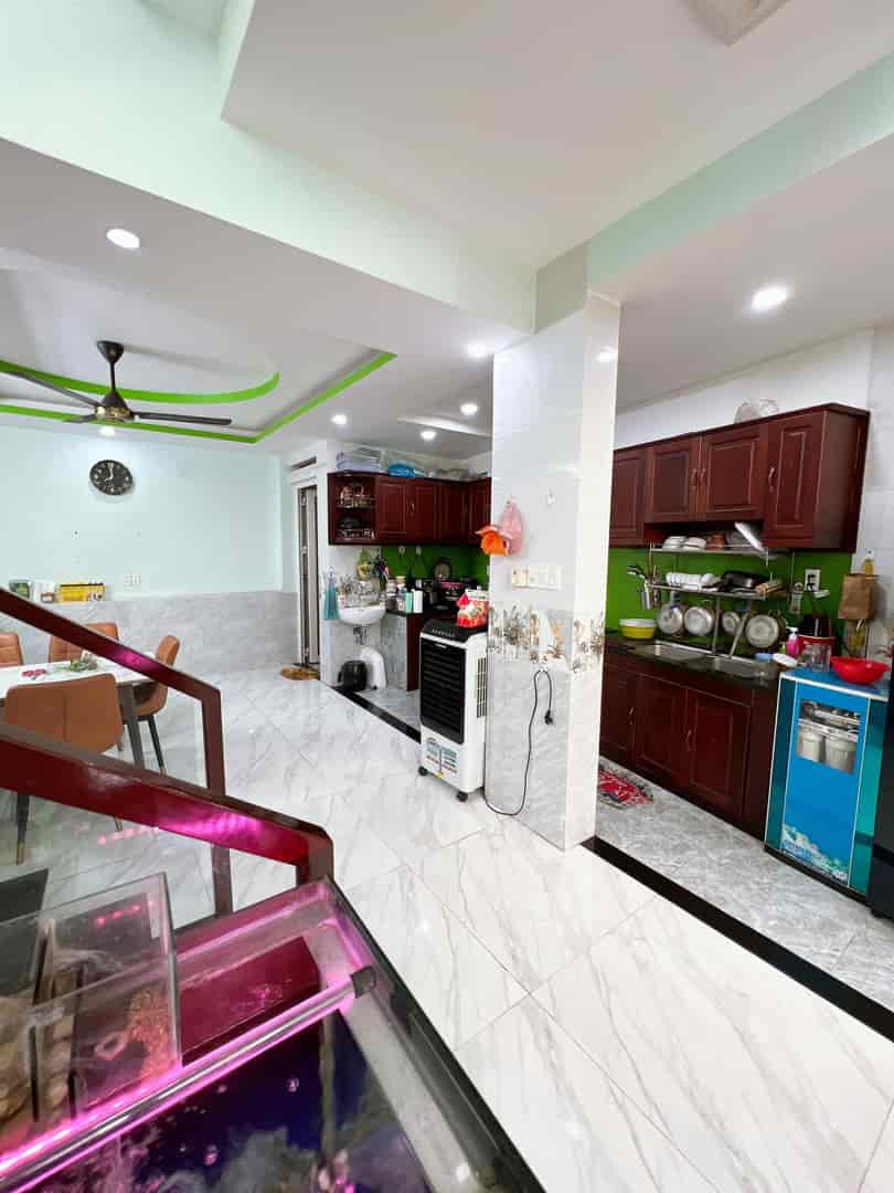 Nhà đẹp đường số Gò Vấp 4 tầng chính chủ trang bìa, xe hơi ngủ trong nhà, gần 70m2, nhỉnh 6 tỷ