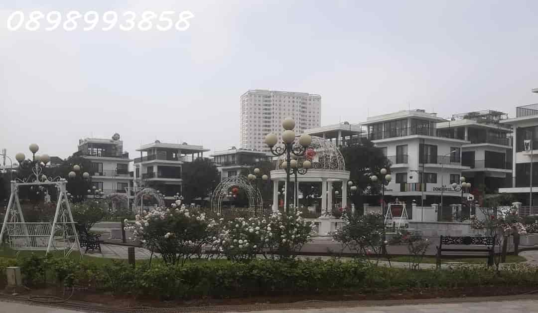 Bán nhanh nhà Nguyễn Xiển, Hà Nội khoảng 102m2 xây 4 tầng mặt đường 12m giá thu về 13.5 tỷ miễn qua môi