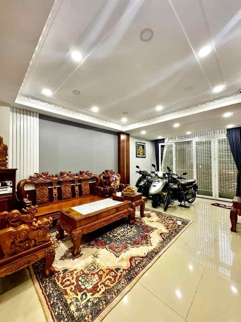 Nhà ngay Vạn Phúc City, hxh sát mt, 57m2, 5 tầng, chỉ 8.6 tỷ